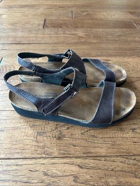 Naot Pamela Sandals Brown Leather Comfort Shoes Size 40 US Womens 9